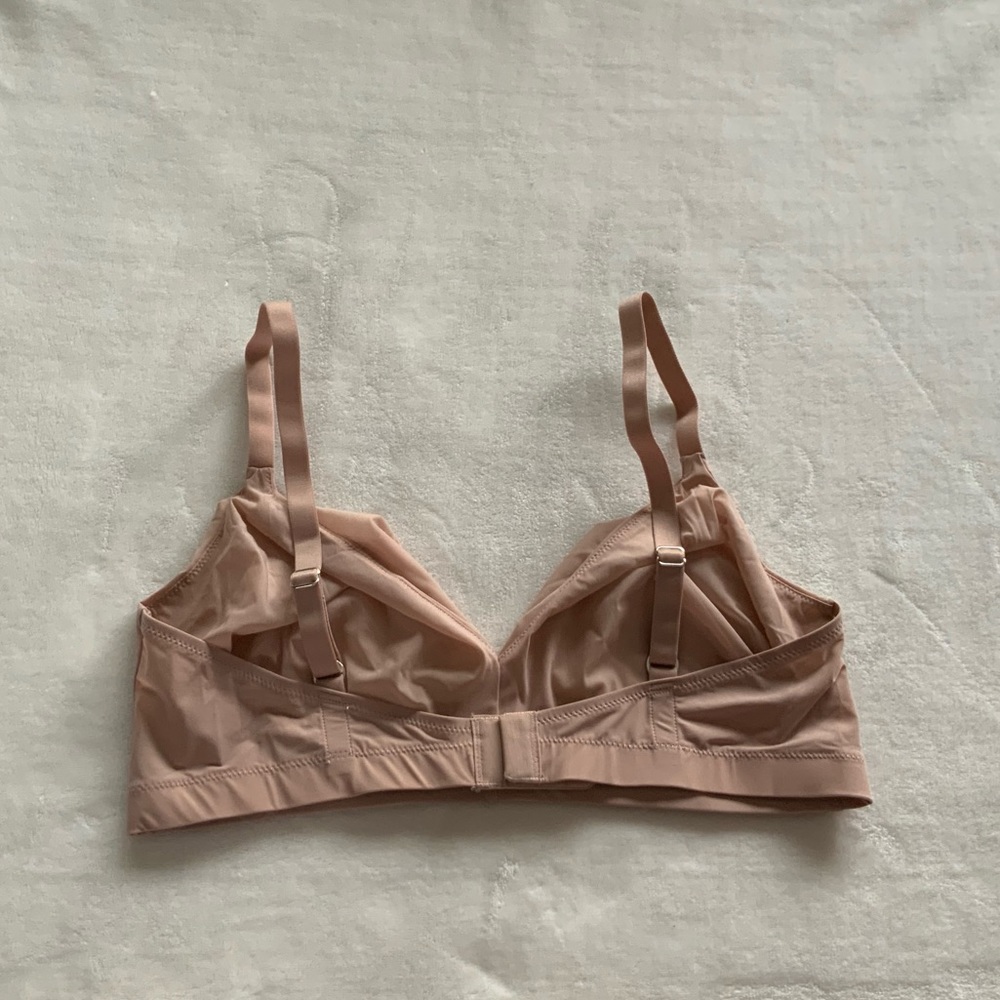 HANRO Smooth Illusion Soft Cup Bra - Picture 6 of 13